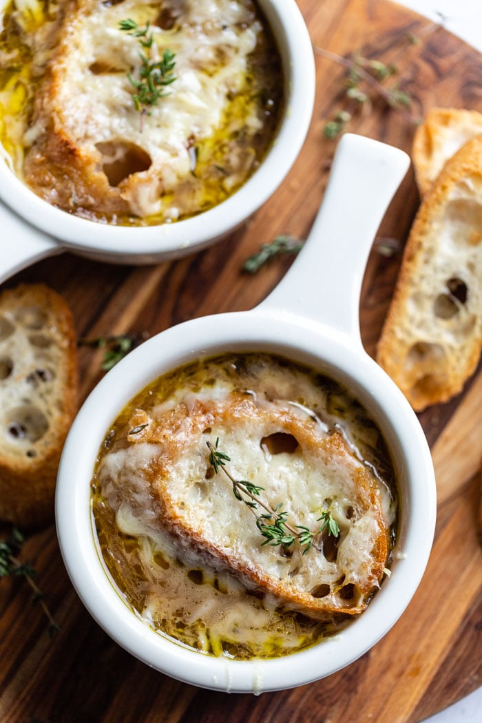How to Make Delicious Vegetarian French Onion Soup at Home